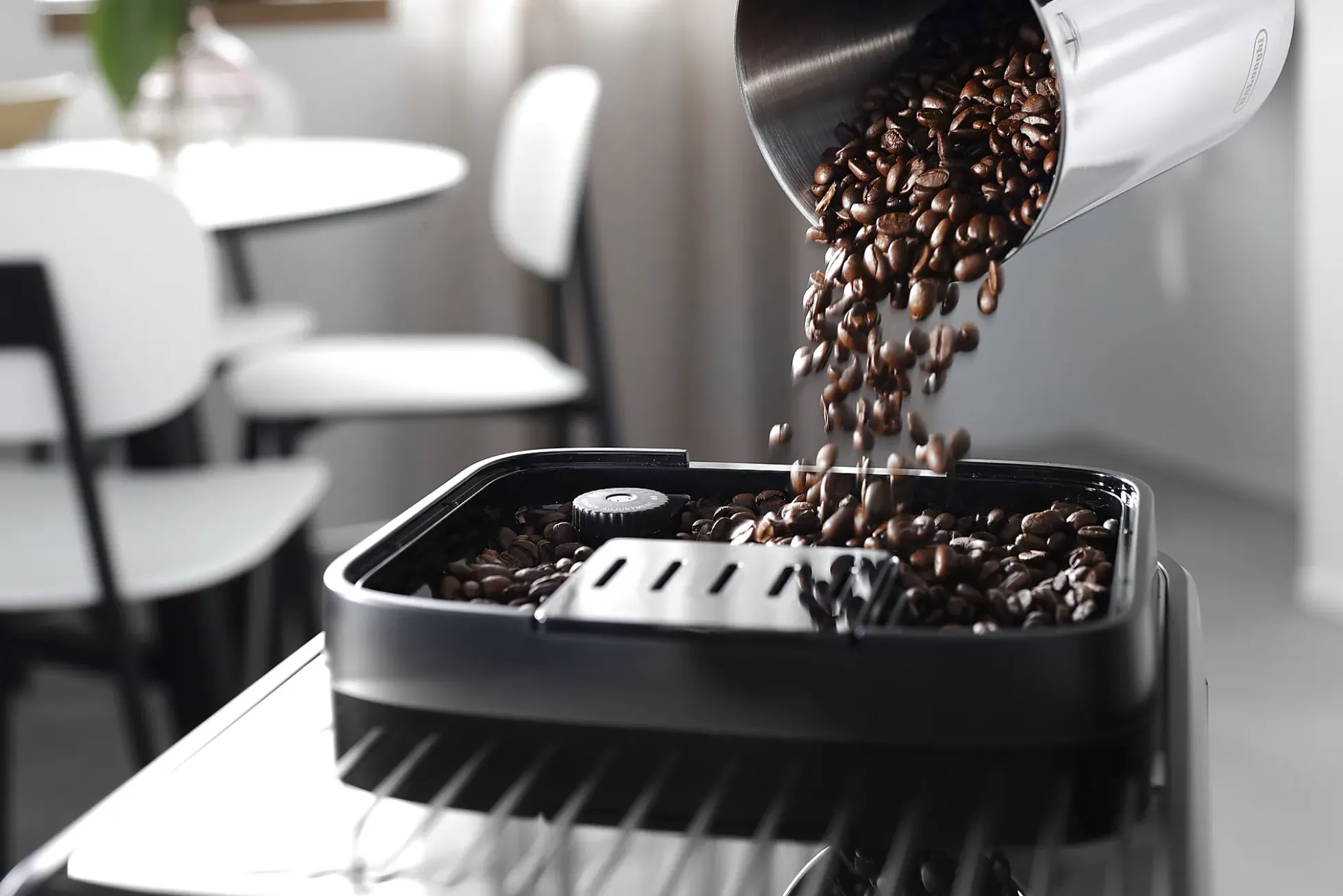 Kaffemaskin Magnifica Evo 1450w 15bar ECAM290.81