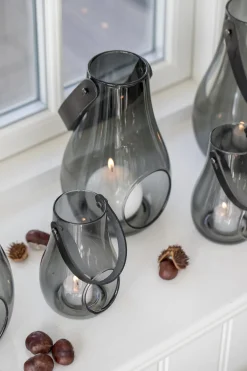 Lykt med hank Design With Light smoke 16cm