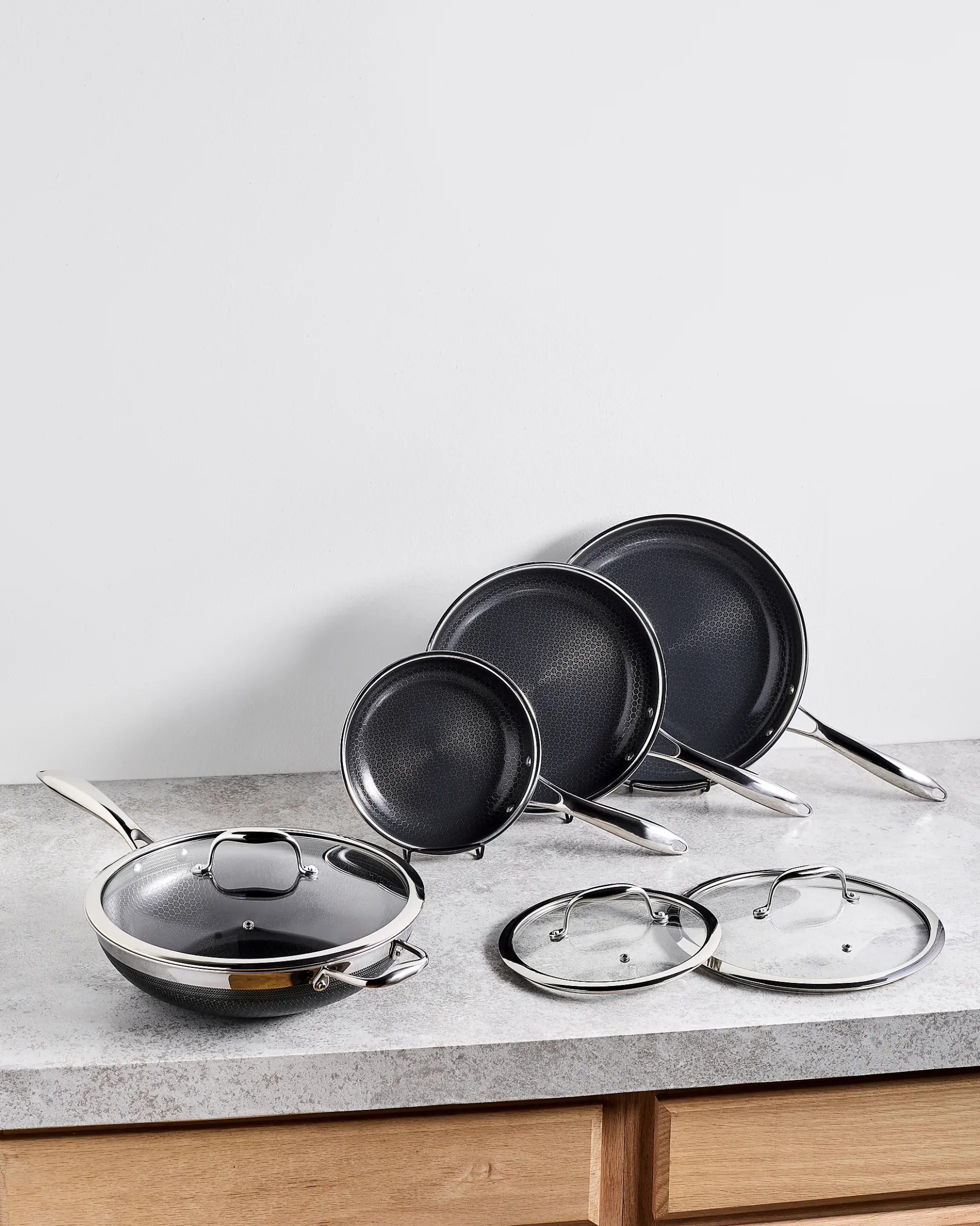 Stekepannesett hybrid med 3 stekepanner 1 Wok og 3 lokk